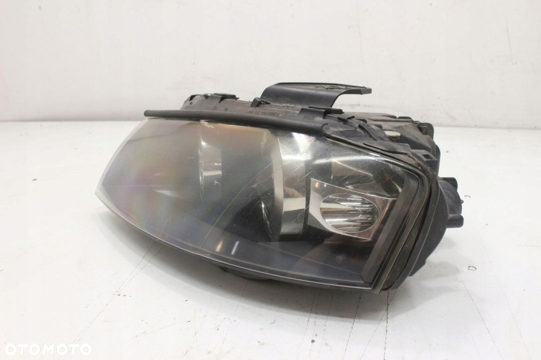 A3 8P 3D LAMPA PRAWY PRZÓD XENON - 2