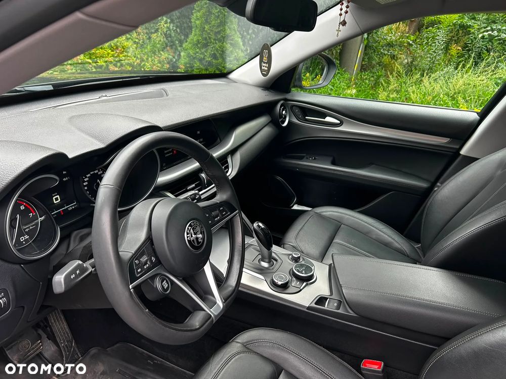 Alfa Romeo Stelvio 2.0 Turbo 16V AT8-Q4 Ti - 15