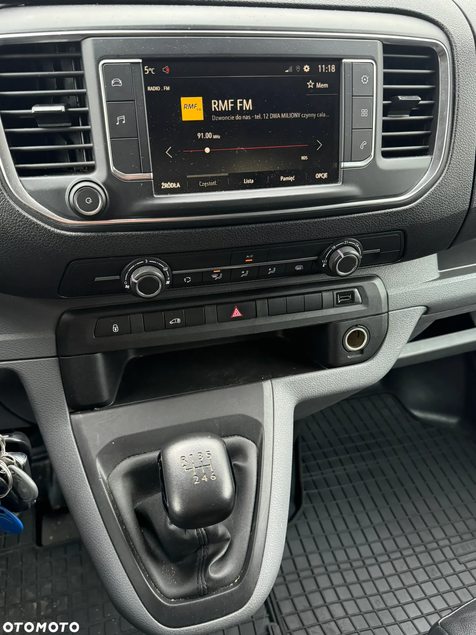 Opel Vivaro - 12