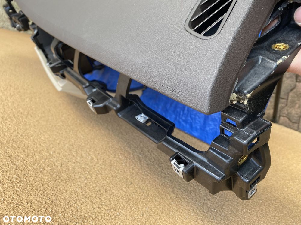 AUDI Q7 4M 7os. BRĄZOWA KONSOLA AIRBAG KIEROWCY PASAŻERA PASY BEŻOWE - 9