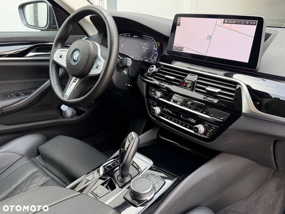 BMW Seria 5 530e PHEV M Sport - 8