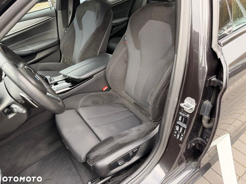 BMW Seria 5 530i GPF xDrive M Sport sport - 10
