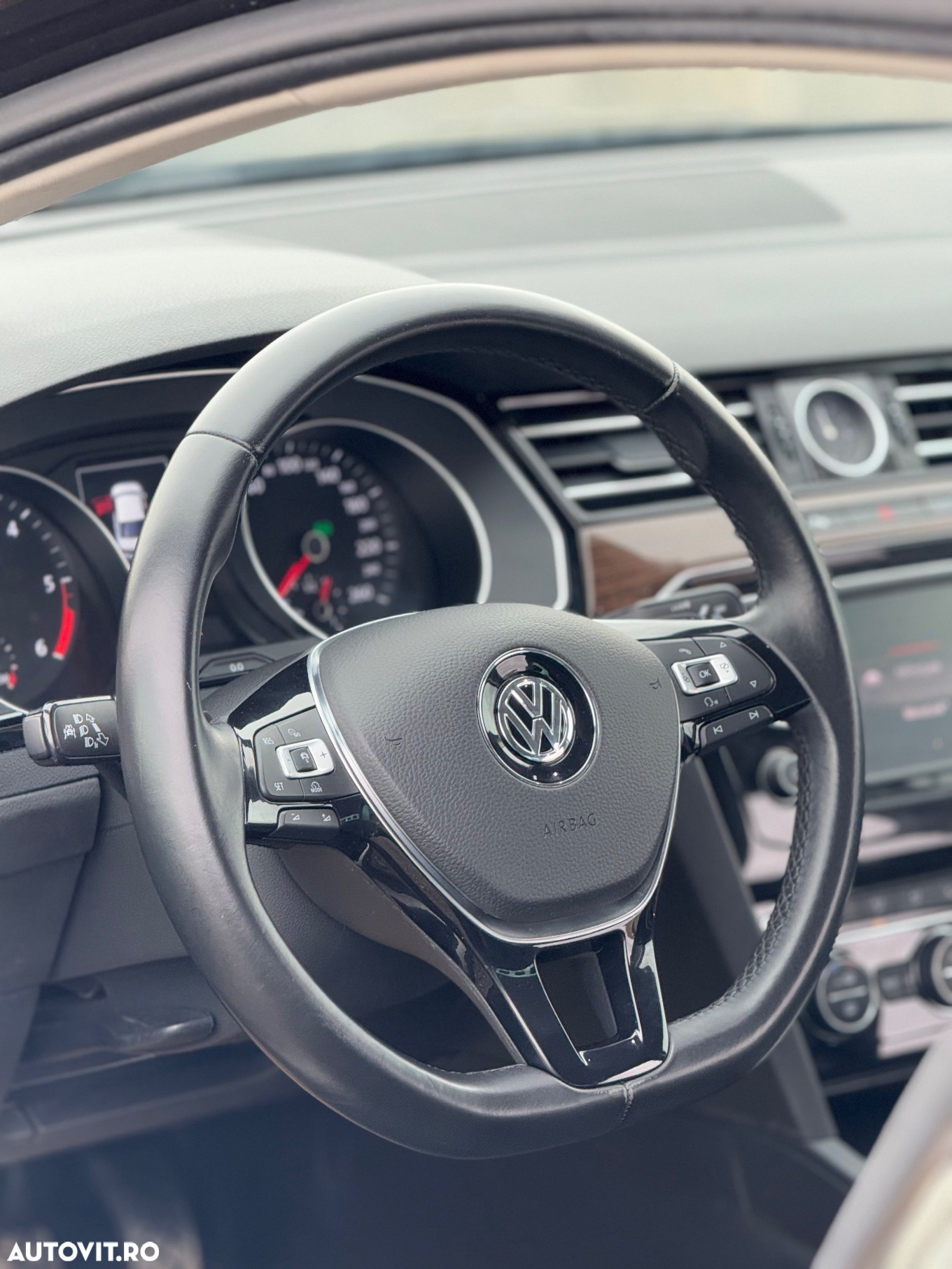 Volkswagen Passat 2.0 TDI DSG Highline - 10