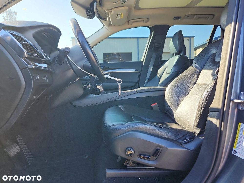 Volvo XC 90 T6 AWD Geartronic Momentum - 8