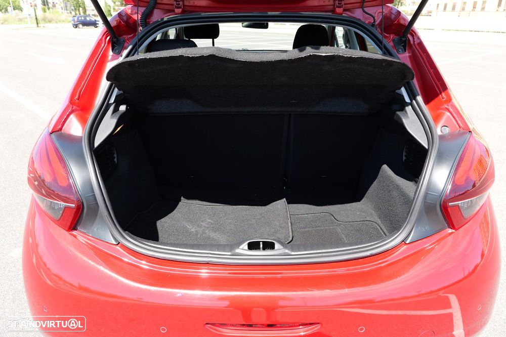 Peugeot 208 82 PureTech Style - 14