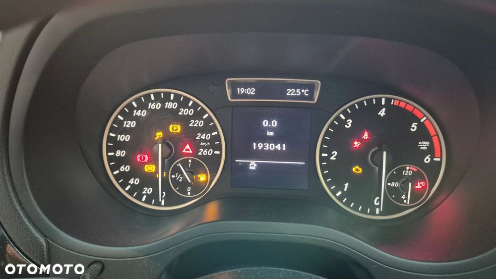 Mercedes-Benz Klasa B 180 CDI (BlueEFFICIENCY) - 20