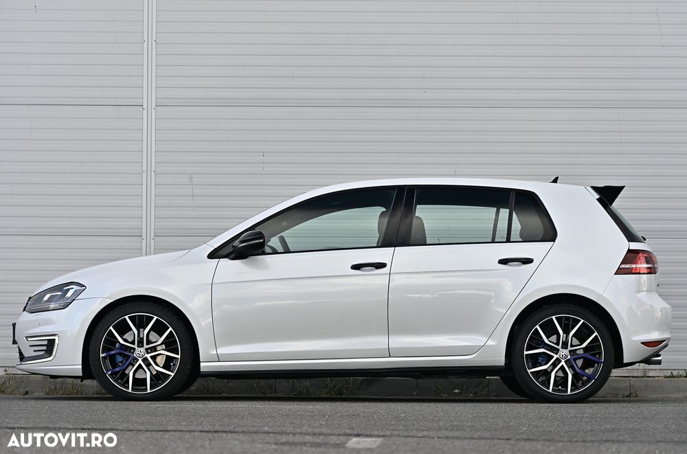 Volkswagen Golf - 31