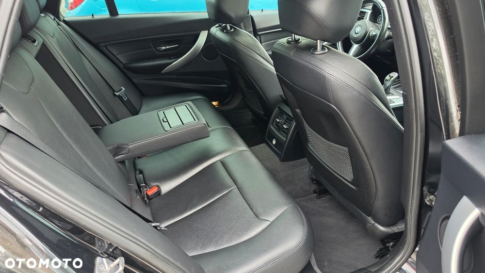 BMW Seria 3 335d xDrive Sport-Aut Sport Line - 16