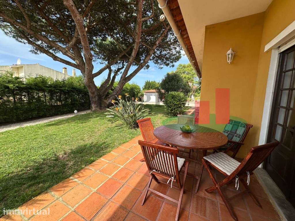 Moradia V3 com Piscina, Jardim e Garagem no Alto Nobre - Nadadouro ...