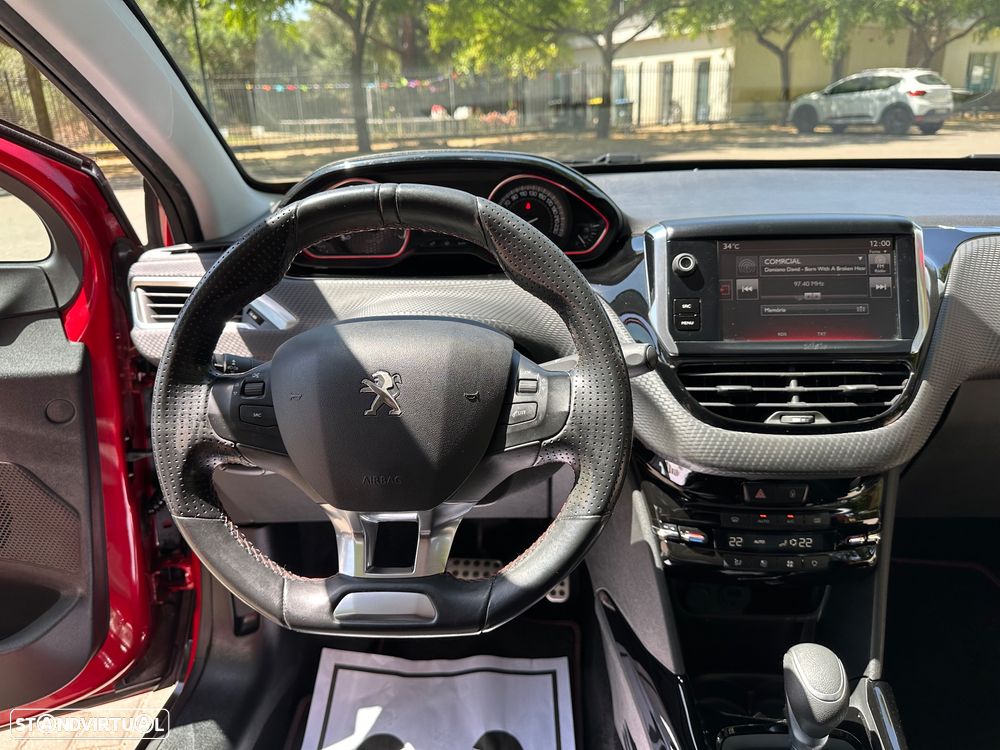 Peugeot 2008 1.2 PureTech GT Line EAT6 - 17