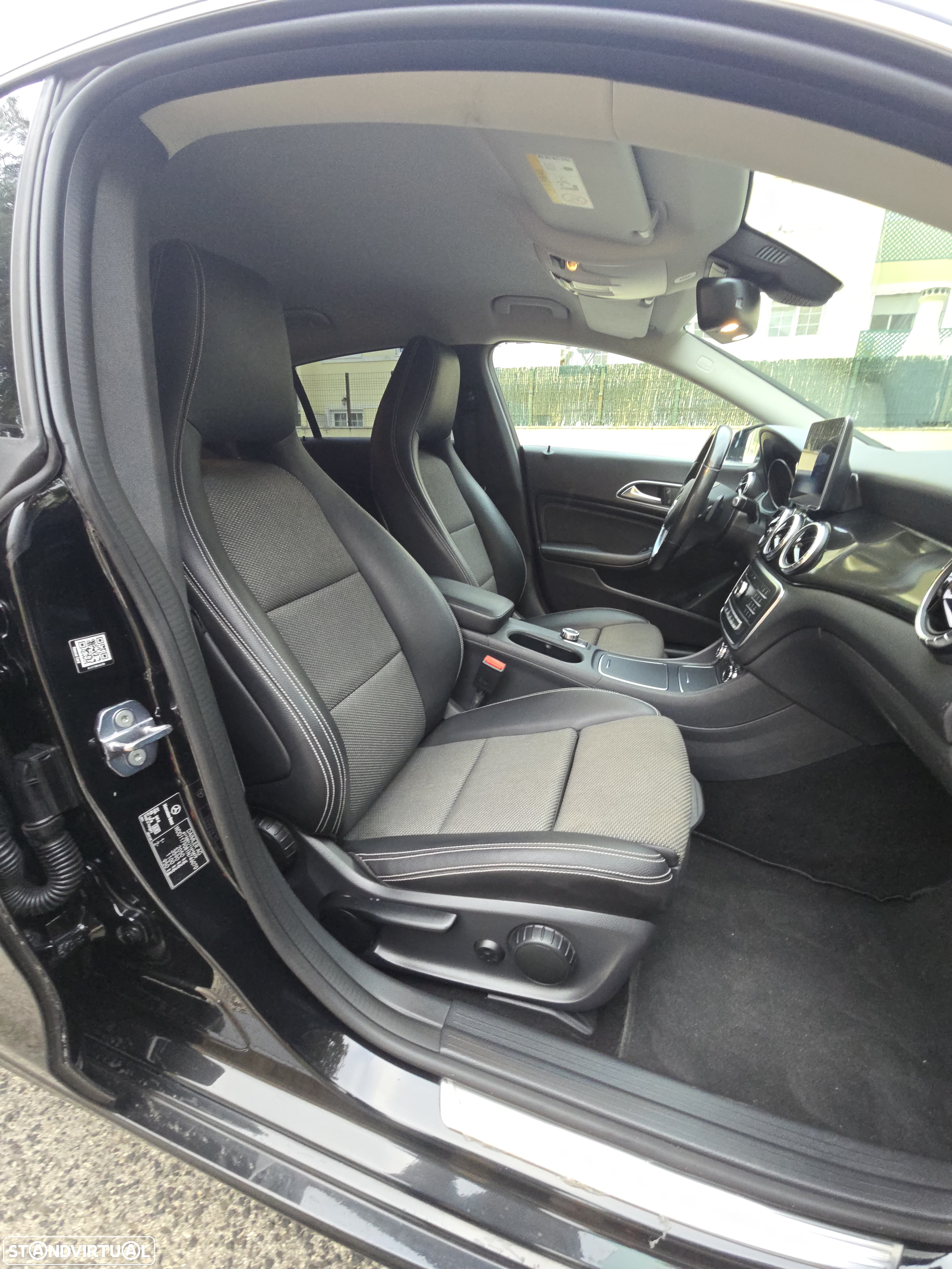 Mercedes-Benz CLA 200 d Shooting Brake Urban Aut. - 14