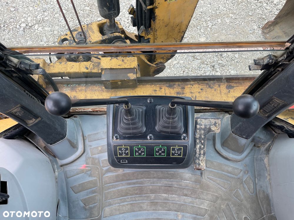 Caterpillar 428E - 14