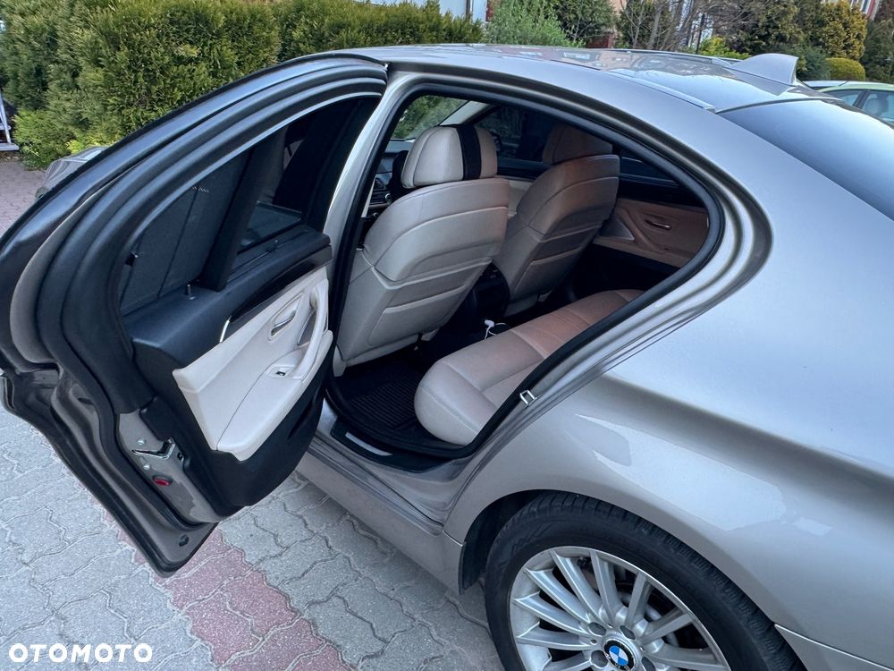 BMW Seria 5 535i xDrive - 13