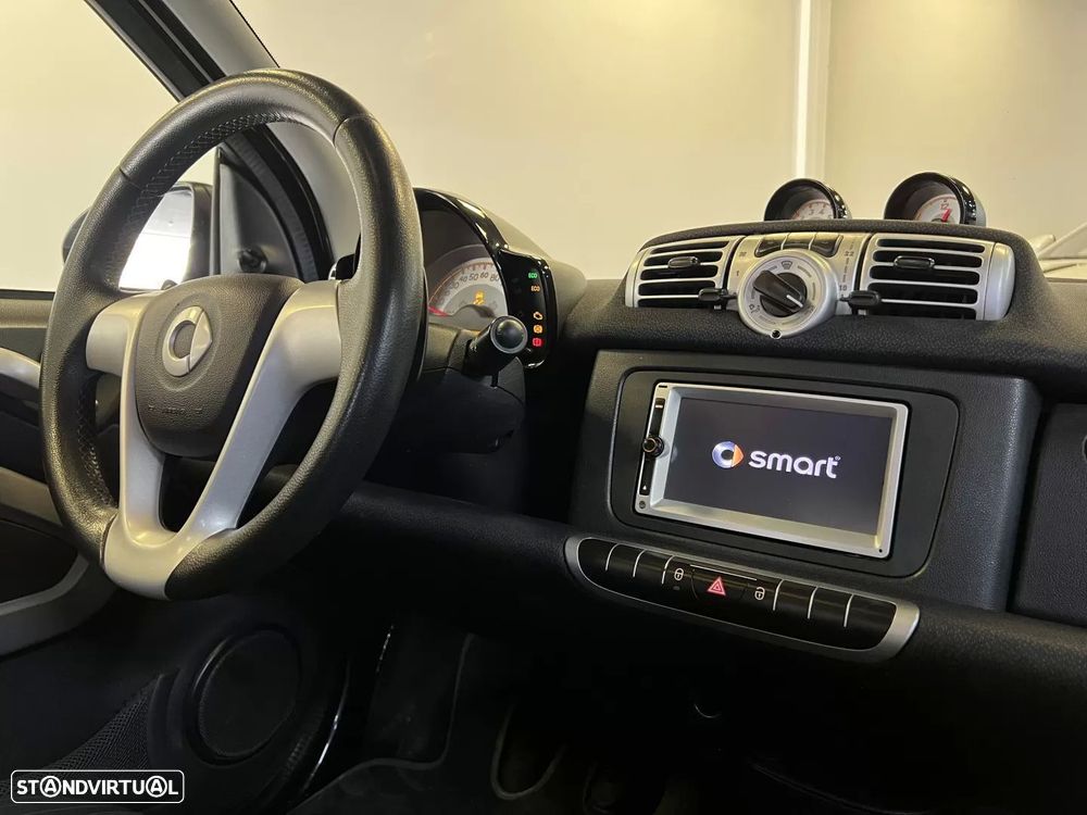 Smart ForTwo Coupé 1.0 mhd Passion 71 Softouch - 24