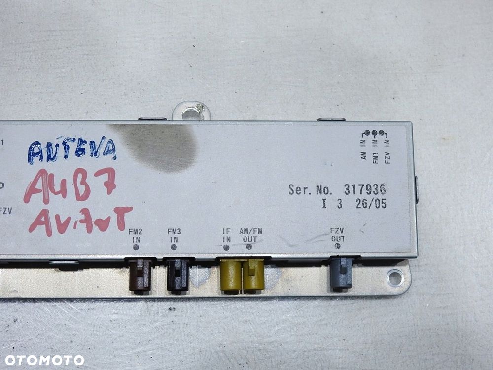 WZMACNIACZ ANTENY AUDI A4 B7 8E9035225P - 3