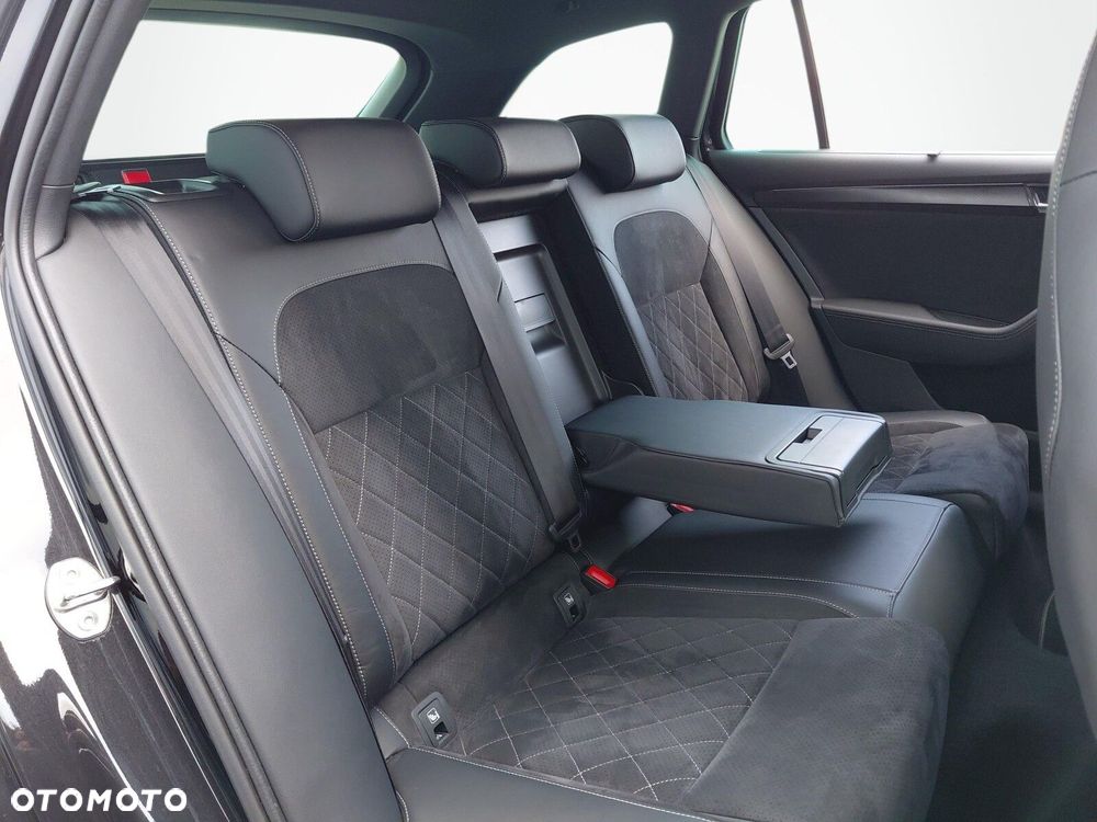 Skoda Superb 2.0 TDI SCR Sportline DSG - 14