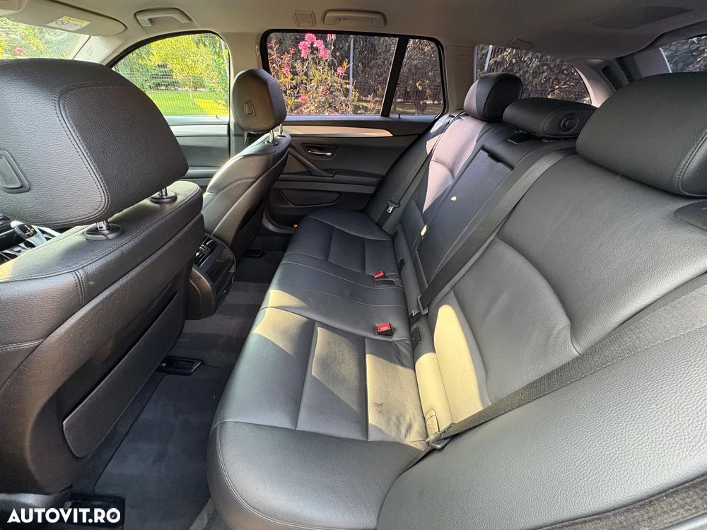 BMW Seria 5 520d xDrive - 17