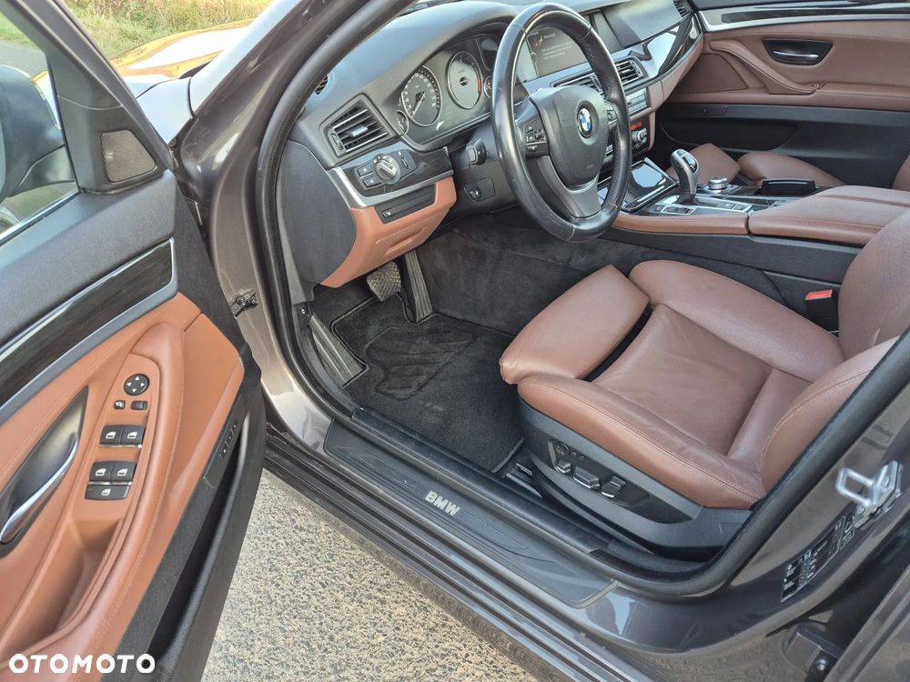 BMW Seria 5 520d Luxury Line - 23