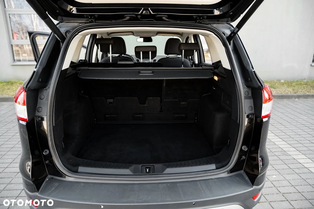 Ford Kuga 1.5 EcoBoost 2x4 Titanium - 24