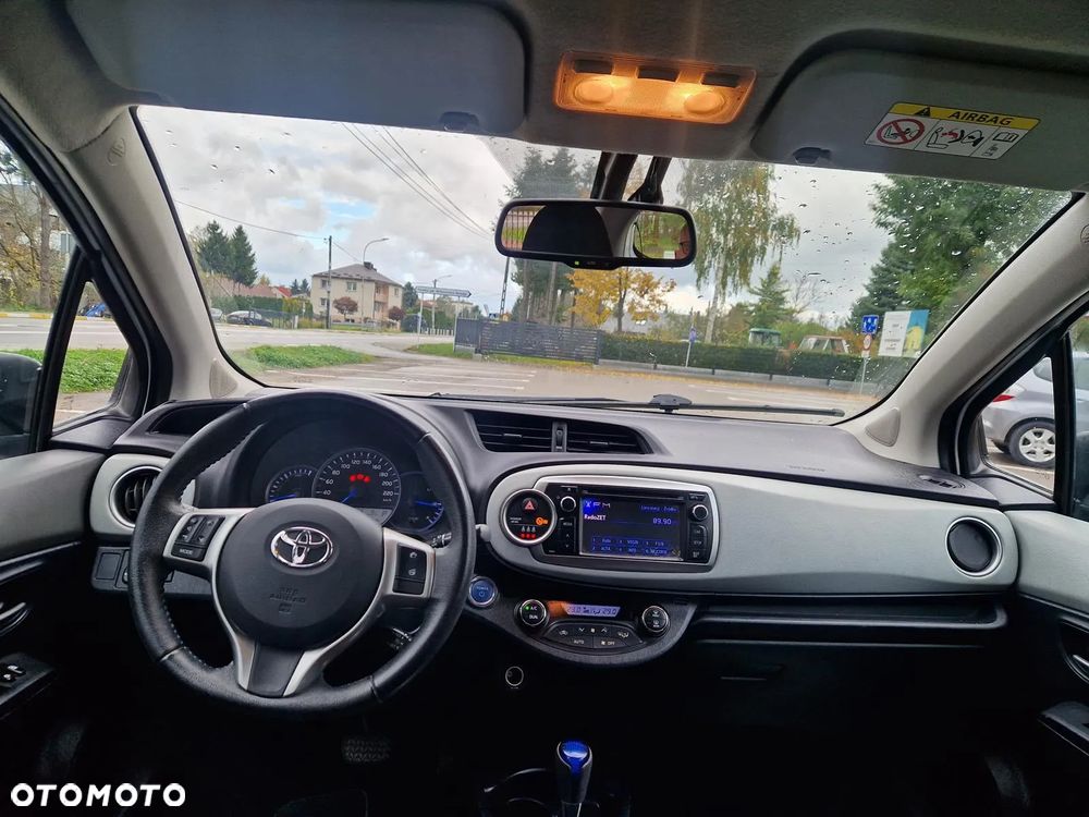 Toyota Yaris Hybrid 1.5 VVT-i - 22