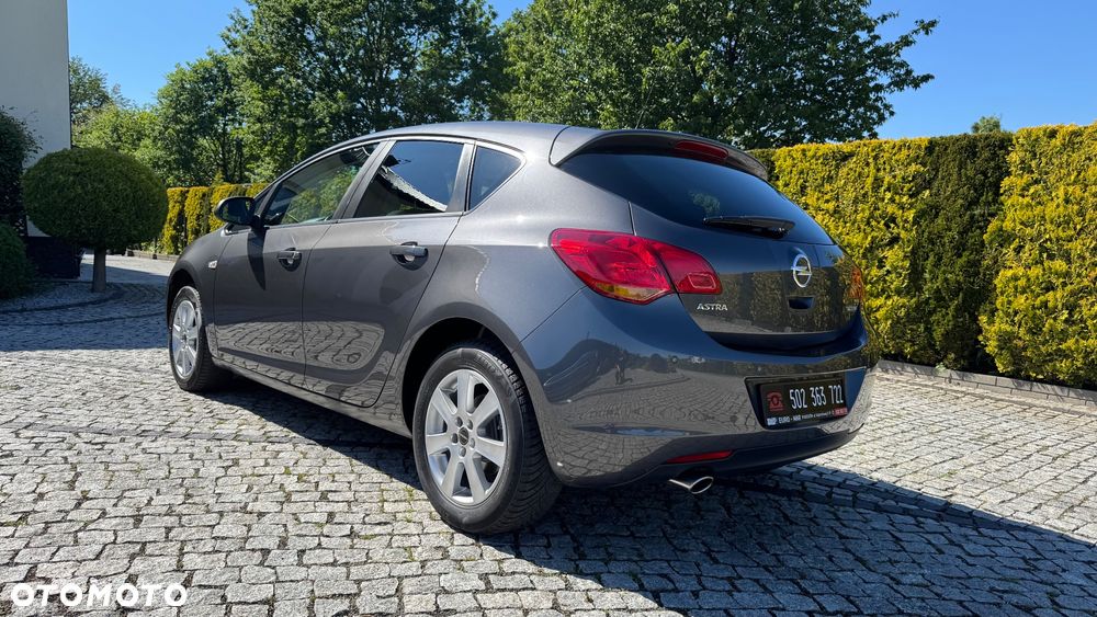 Opel Astra - 35