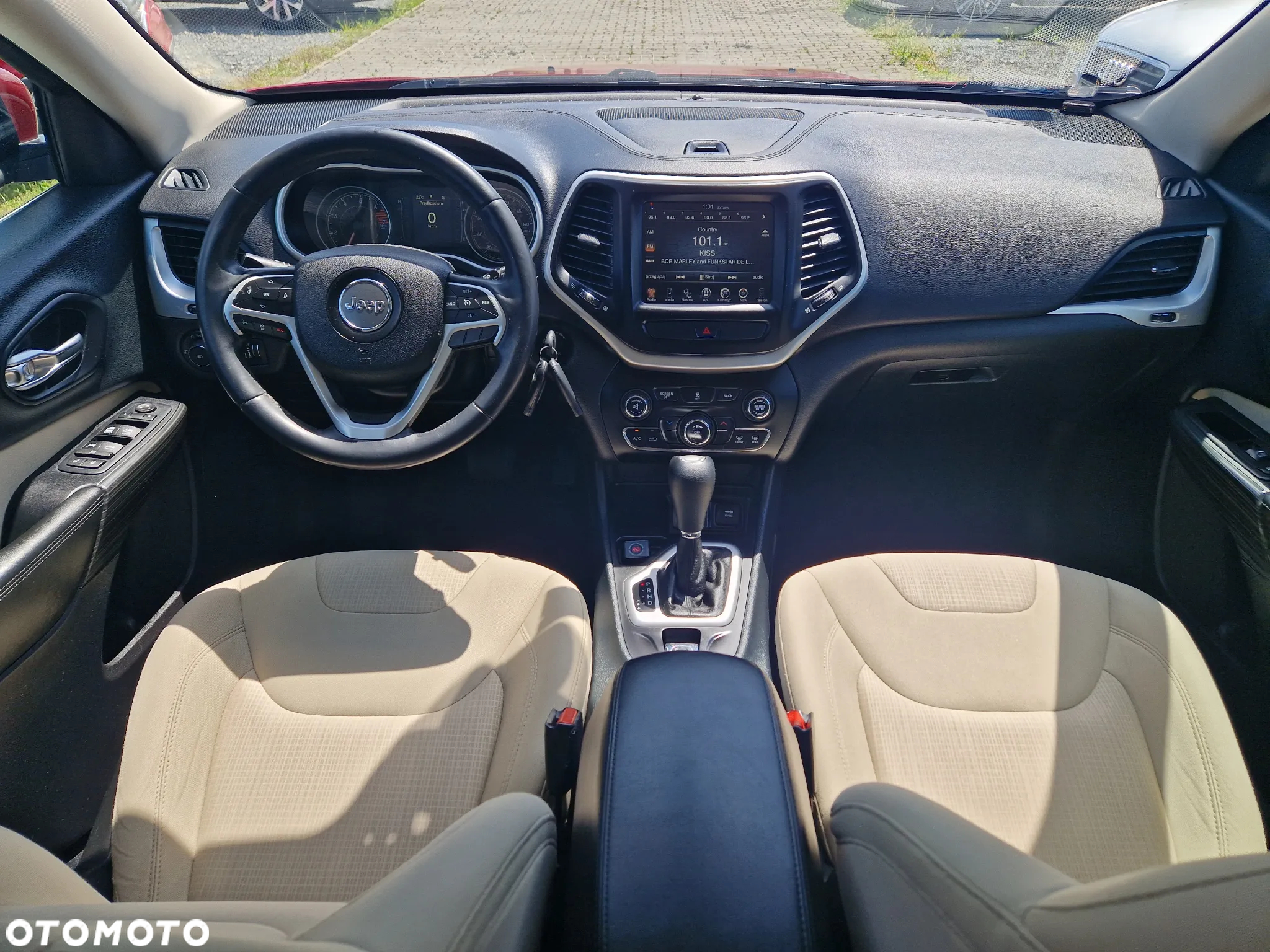 Jeep Cherokee - 22
