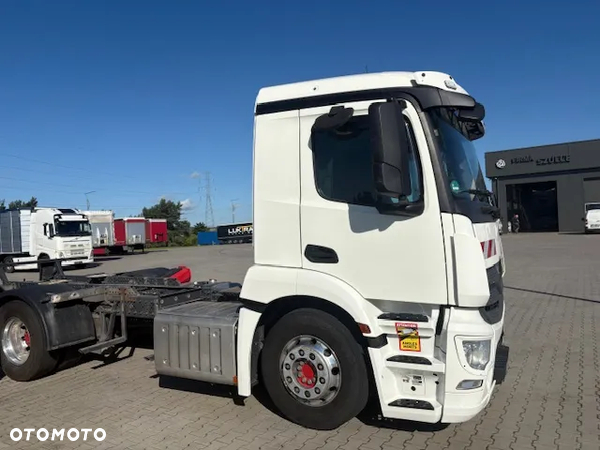 Mercedes-Benz 1843  4x2