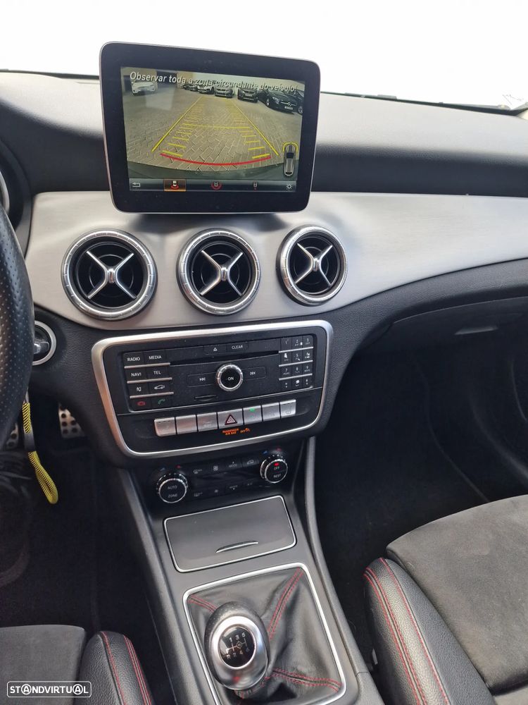 Mercedes-Benz CLA 200 d Shooting Brake - 14