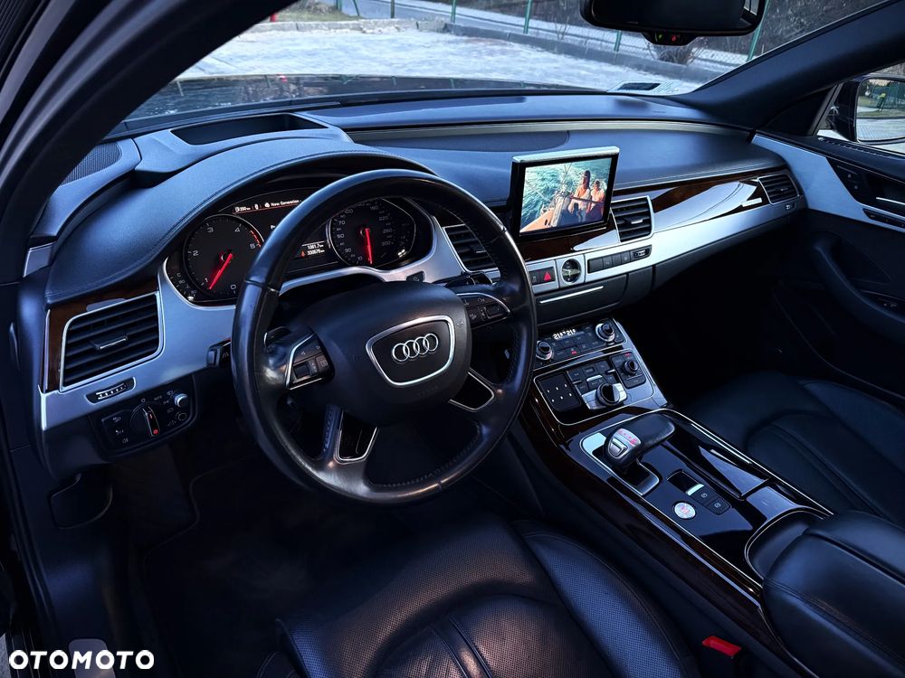 Audi A8 4.2 TDI DPF (clean diesel) quattro tiptronic - 16