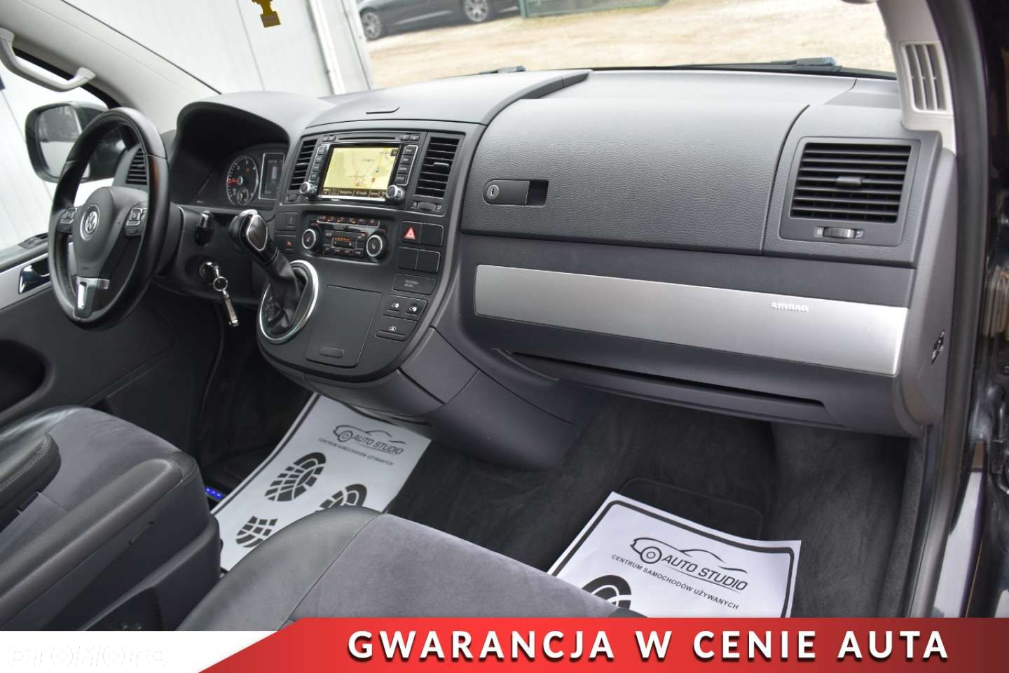 Volkswagen Multivan - 12
