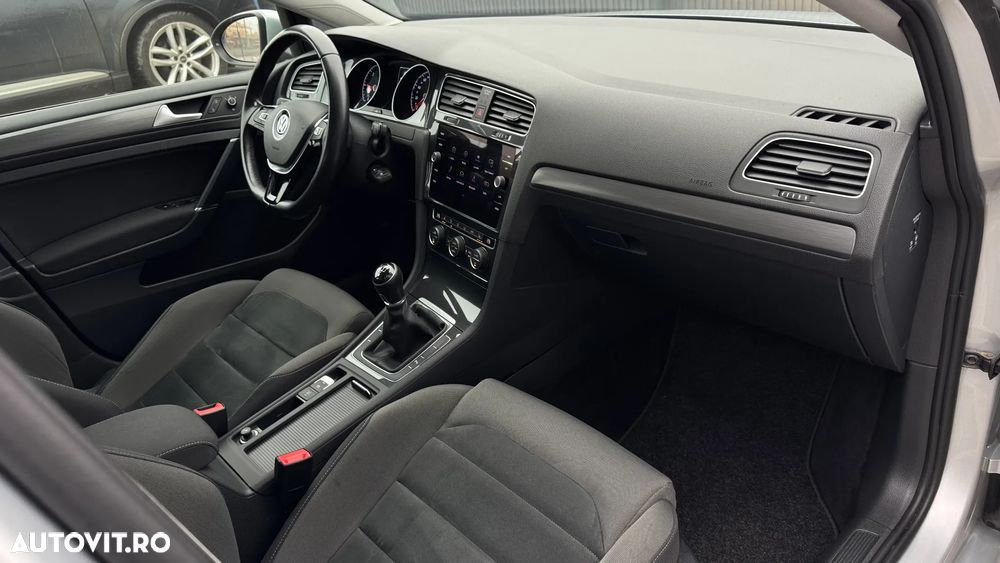Volkswagen Golf Variant 1.6 TDI SCR Comfortline - 11