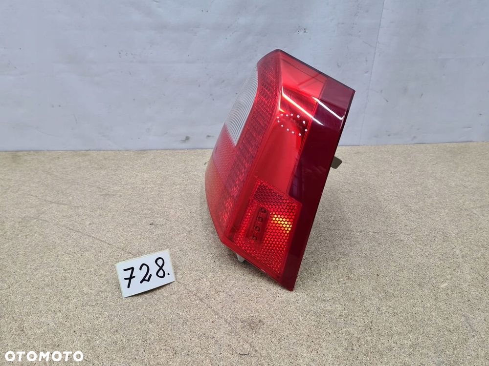 VOLVO V70 XC70 LAMPA TYŁ PRAWA - 7