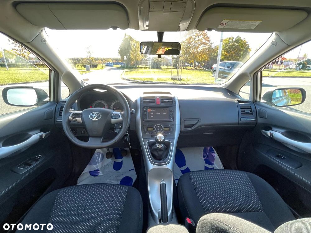 Toyota Auris 1.6 Executive - 12