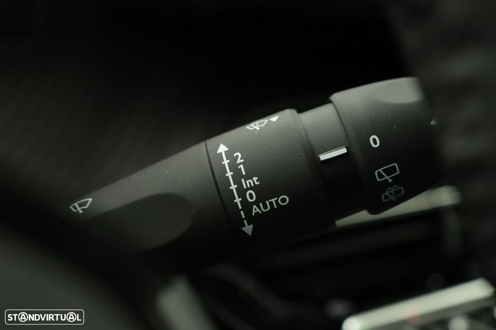 Peugeot 208 1.2 PureTech Allure - 18