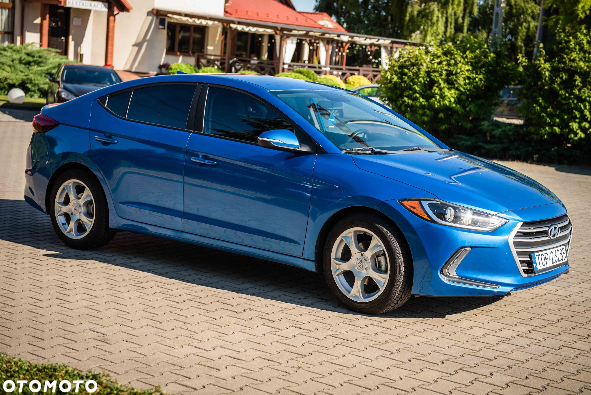 Hyundai Elantra - 11