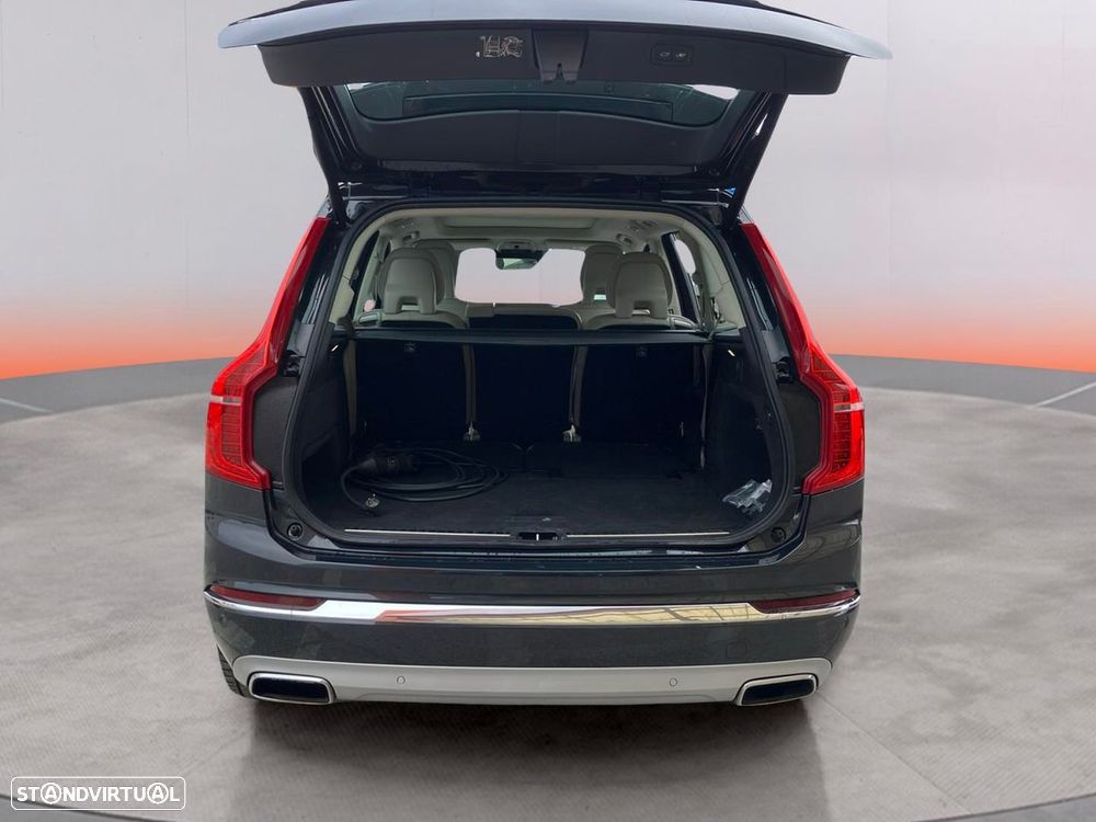 Volvo XC 90 - 9