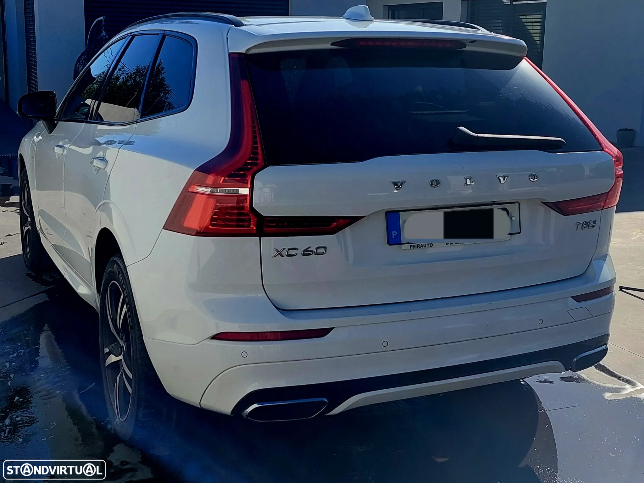Volvo XC 60 2.0 T8 PHEV R-Design AWD - 4