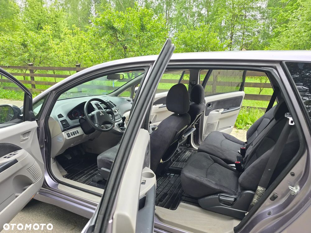 Mitsubishi Grandis 2.0 DI-D 7-Sitzer Intense - 21