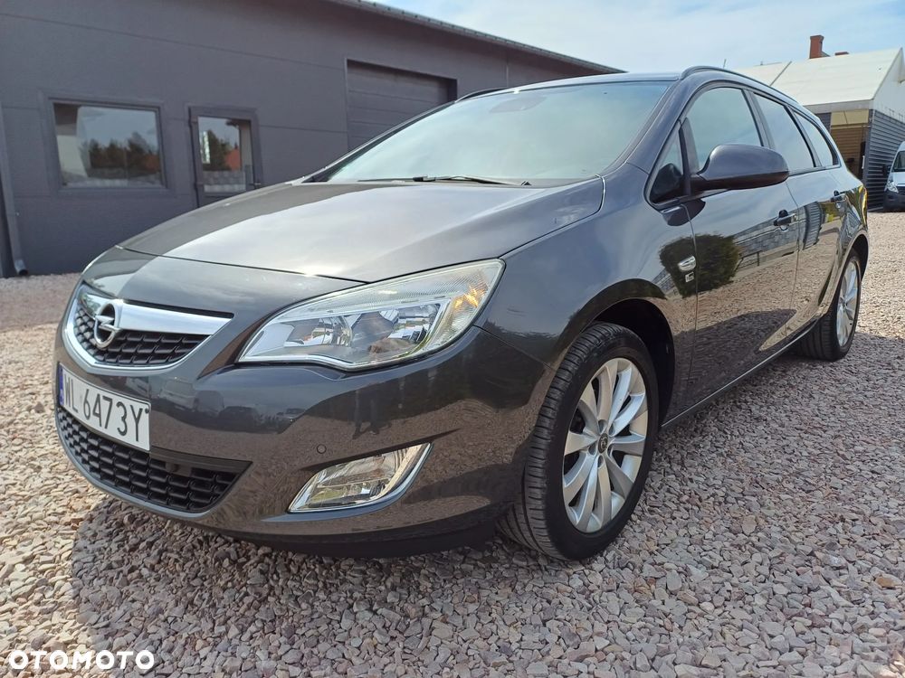 Opel Astra 1.4 Turbo 150 Jahre - 13