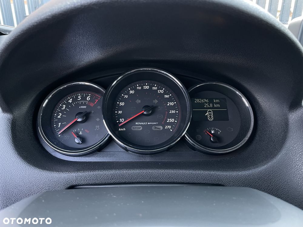 Renault Megane TCe 180 GT - 12