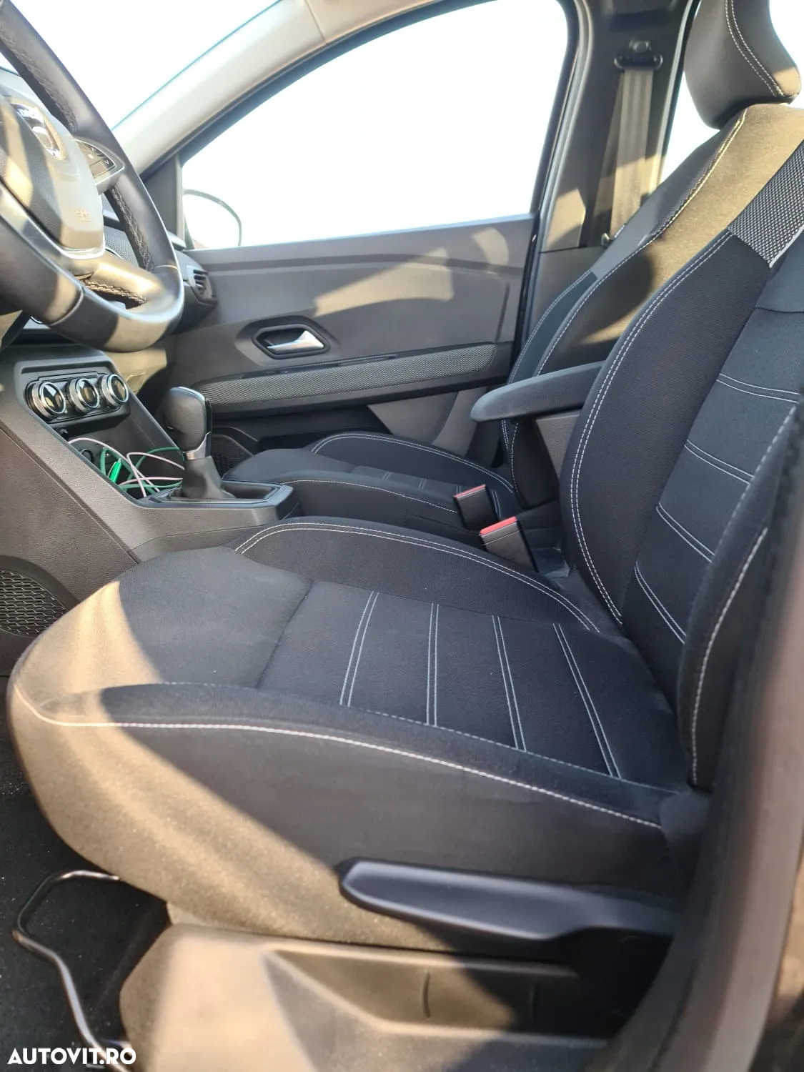 Dacia Logan TCe 90 CVT Comfort - 9