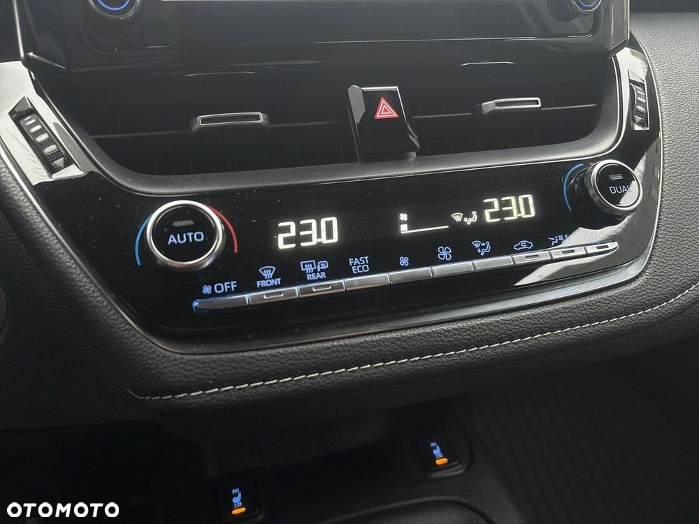 Toyota Corolla 2.0 Hybrid Comfort - 26