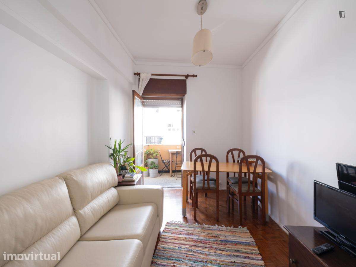 Quarto - localizado em Linda-a-Velha Lisbon - Grande imagem: 2/18