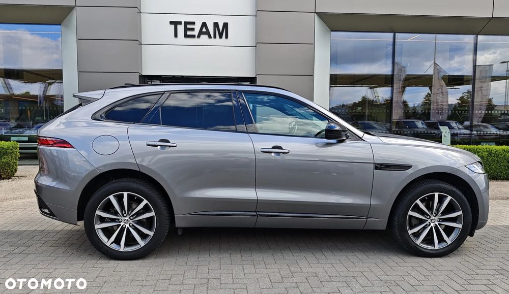 Jaguar F-Pace - 8