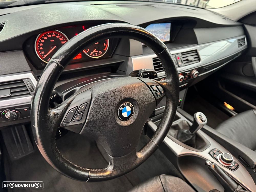 BMW 520 d Touring Executive - 23