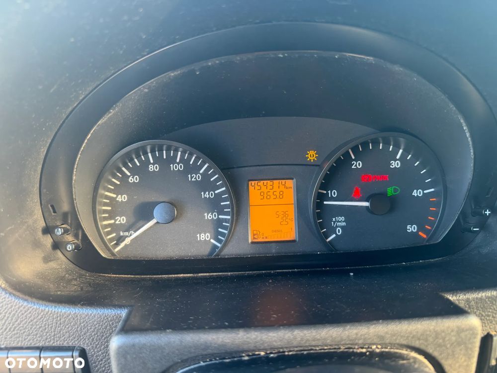 Mercedes-Benz Sprinter - 18