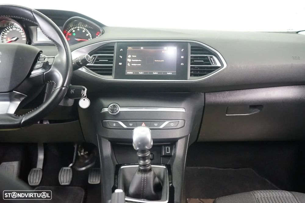 Peugeot 308 SW 1.2 PureTech Business Line - 26
