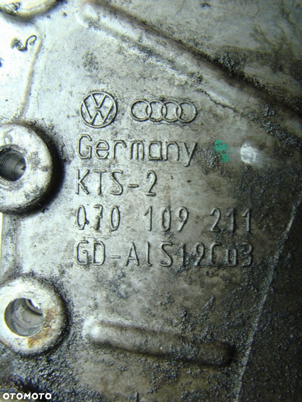 Osłona obudowa rozrządu Volkswagen Transporter T5 2.5 TDI 070109211 - 4