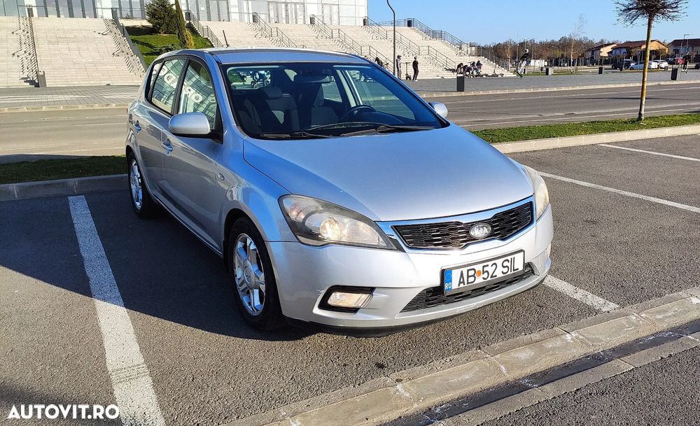 Kia Ceed 1.6 CRDi 90 Spirit - 1