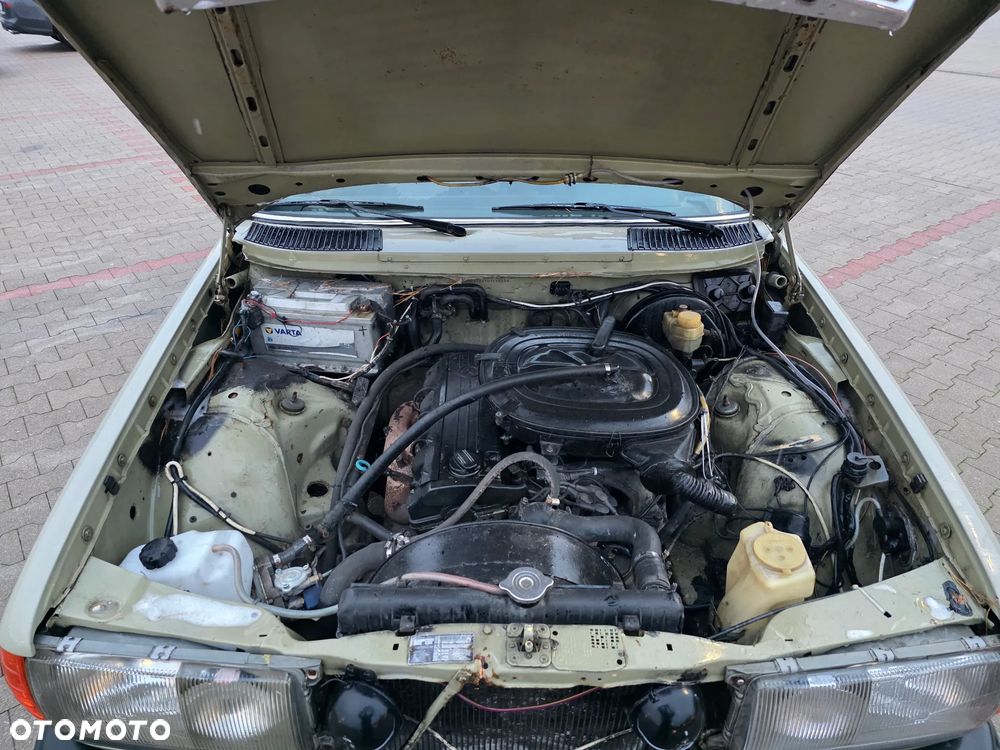 Mercedes-Benz W123 - 28